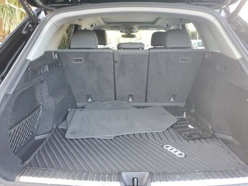 Certified 2025 Audi Q5 Premium Plus w/ Premium Plus AWD/4WD image 15