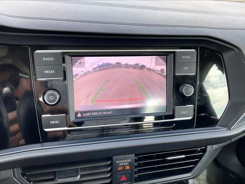 Used 2024 Volkswagen Jetta SE FWD image 27