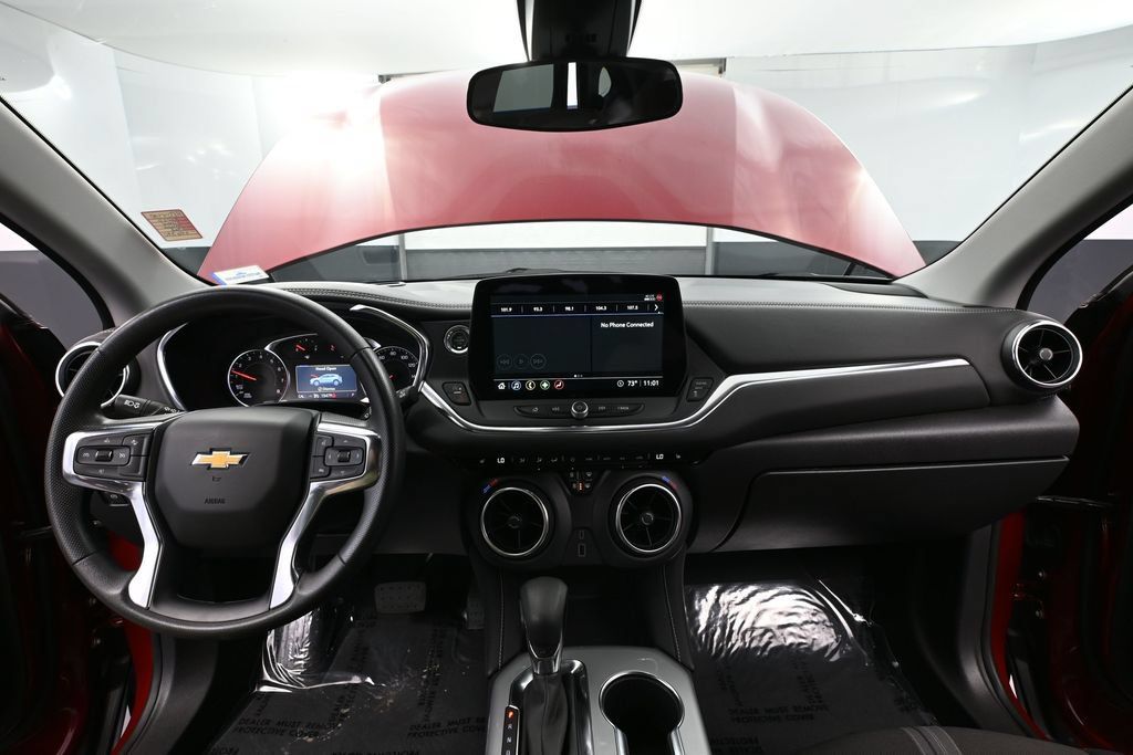 Used 2025 Chevrolet Blazer LT AWD/4WD image 17