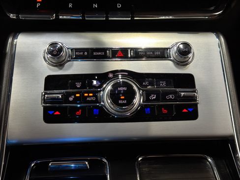 Used 2023 Lincoln Aviator Reserve w/ Equipment Group 201A image 31