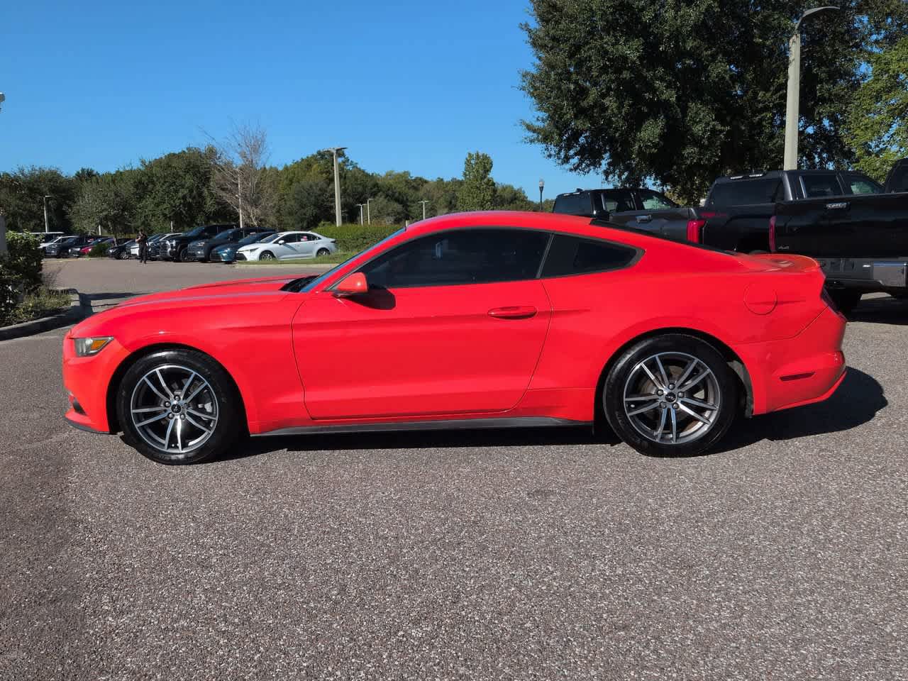 Used 2016 Ford Mustang Coupe RWD image 3