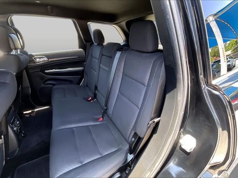 Used 2018 Jeep Grand Cherokee Laredo AWD/4WD image 20