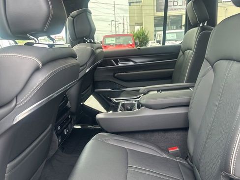 New 2024 Jeep Grand Wagoneer Series II w/ Quick Order Packagew 28T AWD/4WD image 19