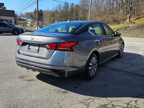Used 2025 Nissan Altima 2.5 SV image 13