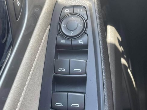 Used 2022 Chevrolet Traverse LT w/ LT Premium Package image 22