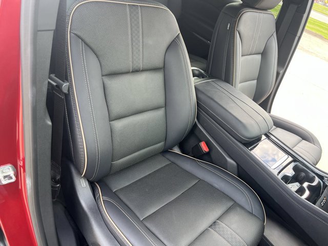 Used 2025 Chevrolet Traverse High Country w/ LPO, Floor Liner Package FWD image 29