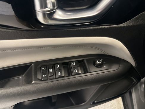 Used 2022 Jeep Compass Limited image 18