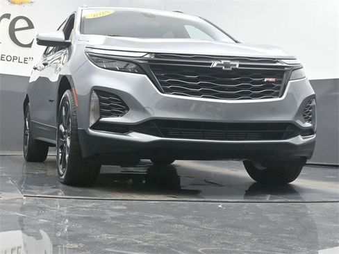 Used 2024 Chevrolet Equinox RS image 3