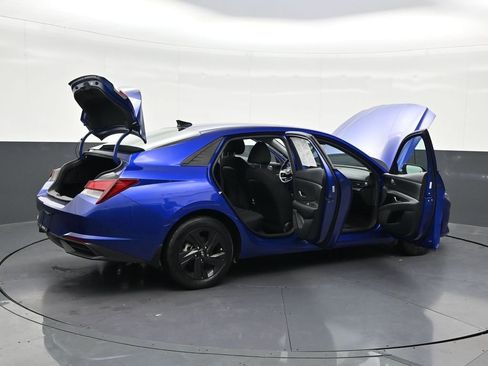 Used 2023 Hyundai Elantra SEL FWD image 31