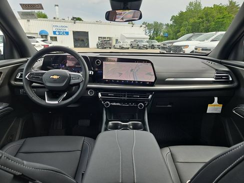 New 2026 Chevrolet Traverse LT w/ LPO, Floor Liner Package AWD/4WD image 5