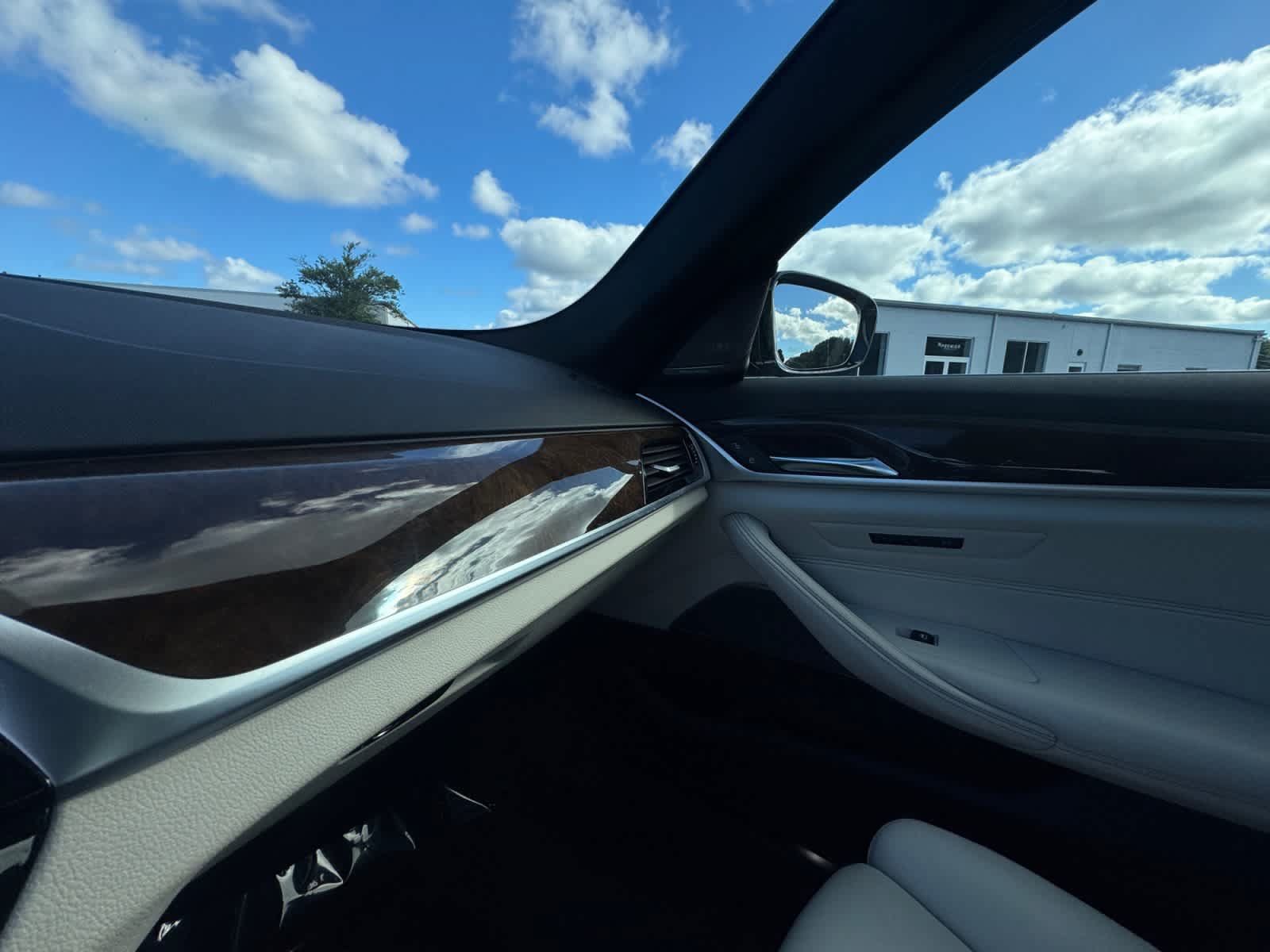 Used 2017 BMW 540i xDrive AWD/4WD image 26