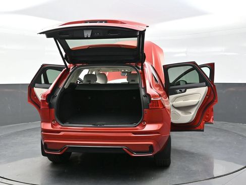 Used 2024 Volvo XC60 B5 Plus AWD/4WD image 43
