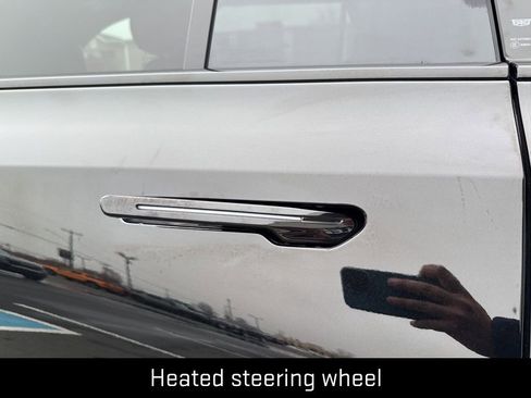 Used 2026 Cadillac Vistiq Sport image 11