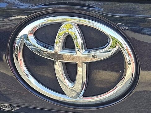Certified 2025 Toyota RAV4 XLE FWD image 31