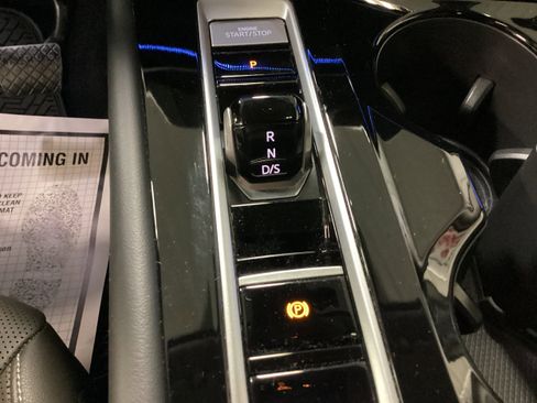 Used 2024 Volkswagen Atlas SEL image 31