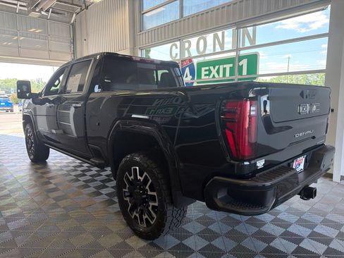 Used 2024 GMC Sierra 2500 Denali Ultimate AWD/4WD image 4