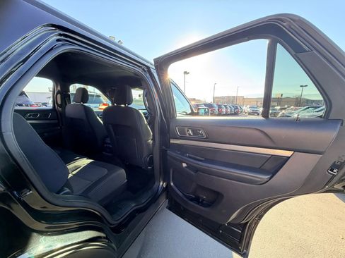 Used 2019 Ford Explorer XLT image 25