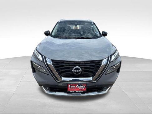 Certified 2022 Nissan Rogue Platinum w/ Head-Up Display Package FWD image 2