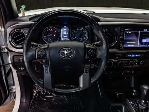 Used 2021 Toyota Tacoma TRD Off-Road w/ Technology Package image 15