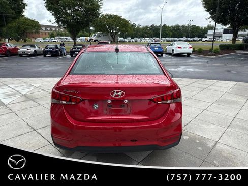Used 2022 Hyundai Accent Limited FWD image 9