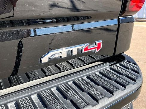 Used 2025 GMC Sierra 1500 AT4 w/ AT4 Premium Package AWD/4WD image 40