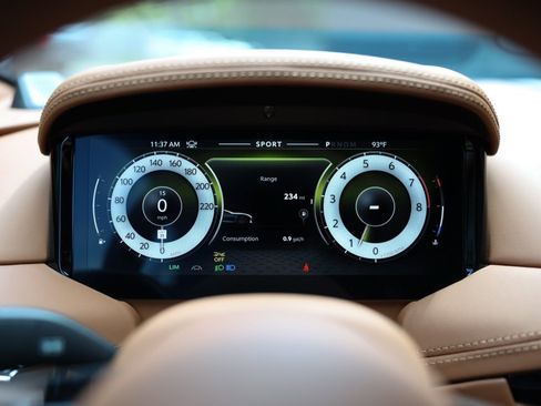 Used 2024 Aston Martin DB12 Convertible image 40