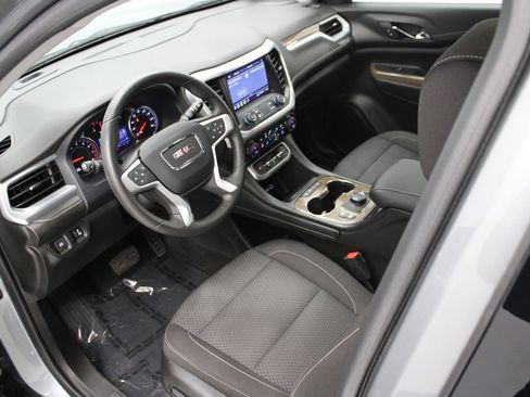 Used 2023 GMC Acadia SLE w/ Driver Convenience Package image 17