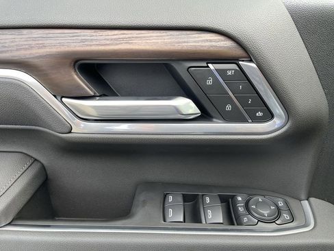 New 2026 GMC Sierra 3500 SLT w/ SLT Premium Package image 10