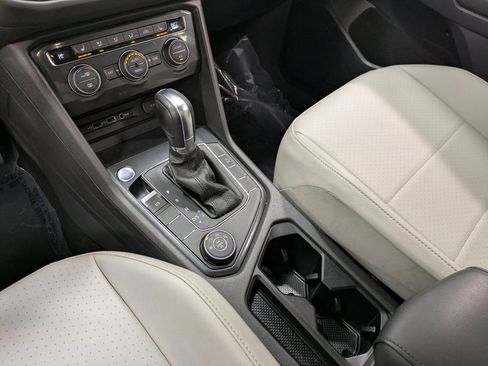 Used 2019 Volkswagen Tiguan SE image 14