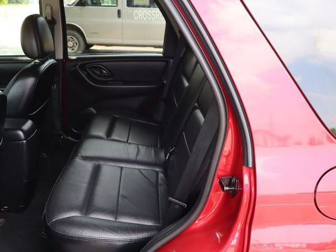 Used 2005 Ford Escape Limited AWD/4WD image 20