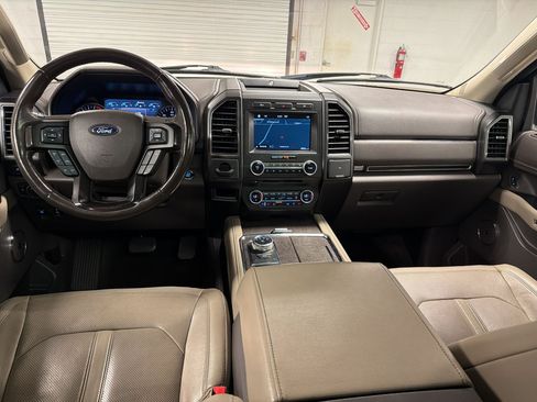Used 2018 Ford Expedition Max Limited RWD image 15