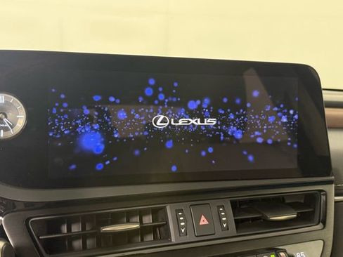 Certified 2025 Lexus ES 300h w/ Premium Package image 18