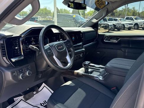 Used 2024 GMC Sierra 1500 Elevation w/ Preferred Package AWD/4WD image 11