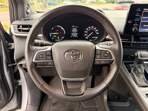 Used 2024 Toyota Sienna XLE Woodland Edition AWD/4WD image 12