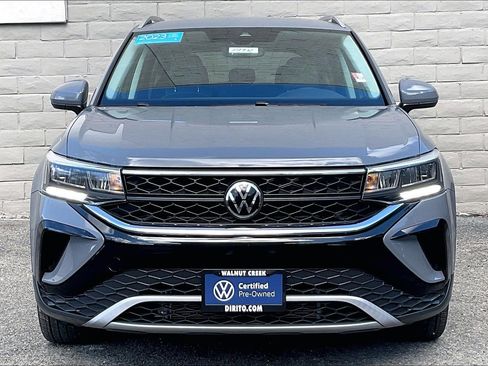 Certified 2023 Volkswagen Taos SE w/ Black Wheel Package image 2