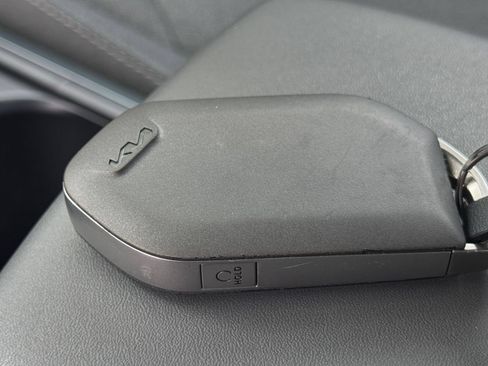 Used 2025 Kia K4 FWD image 23