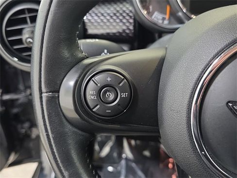 Used 2019 MINI Cooper S image 11