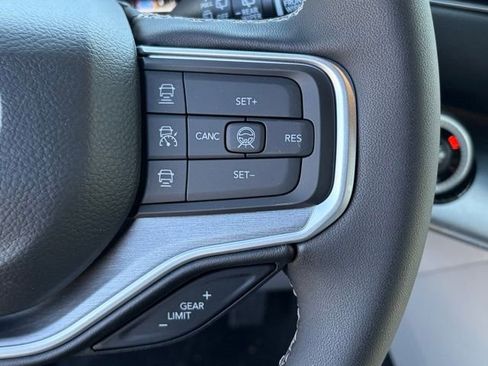 New 2026 Jeep Grand Wagoneer L 4WD image 18