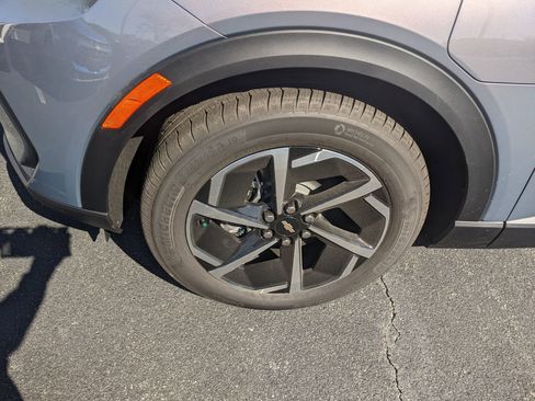 New 2026 Chevrolet Equinox EV LT image 11