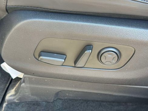 Used 2024 Kia Carnival SX FWD image 17