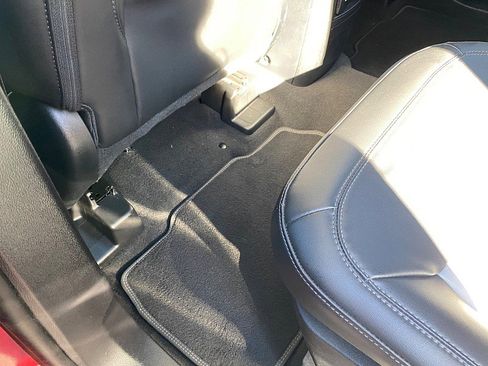 Certified 2022 Ford Explorer XLT w/ Equipment Group 202A image 34