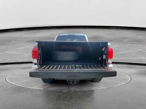 Used 2019 Toyota Tacoma SR5 image 17