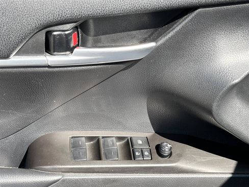 Used 2024 Toyota Camry SE FWD image 14