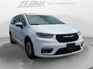 Used 2023 Chrysler Pacifica Touring-L FWD video 1
