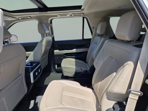 Used 2022 Ford Expedition Limited AWD/4WD image 24