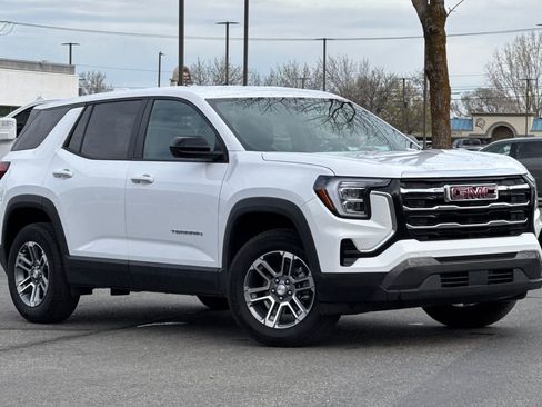 Used 2026 GMC Terrain Elevation image 2