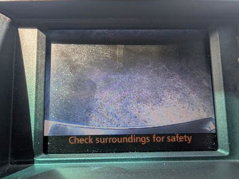 Used 2012 Toyota Highlander SE w/ Tech Pkg image 7