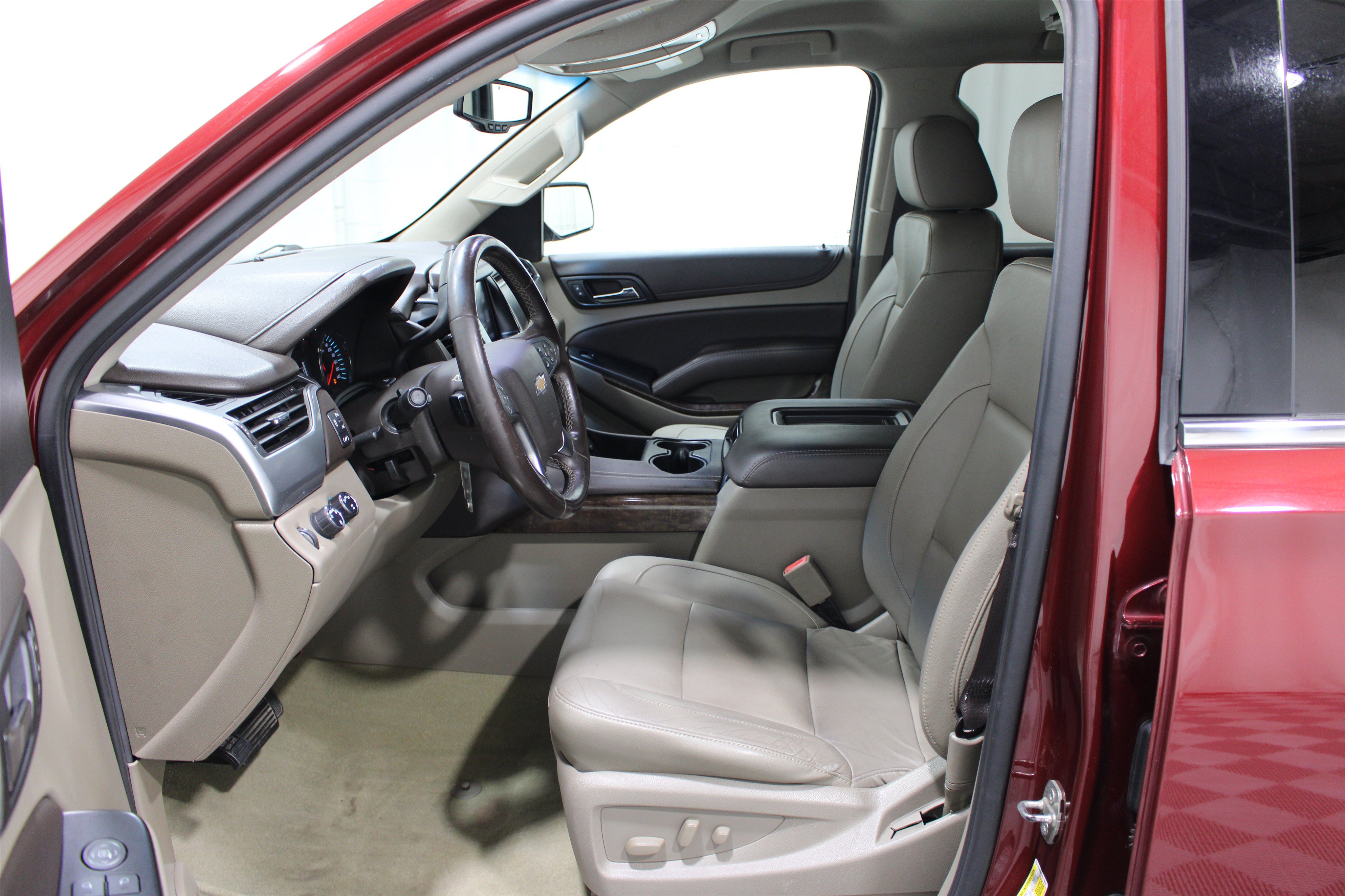 Used 2017 Chevrolet Tahoe LT AWD/4WD image 3