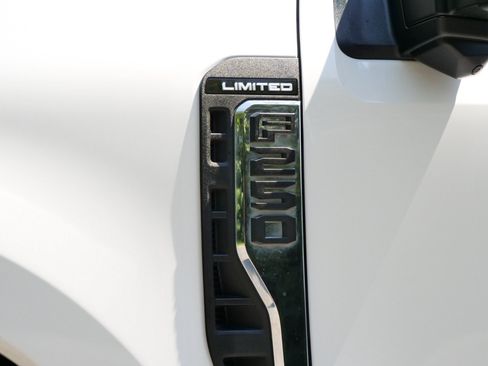 Used 2024 Ford F250 Limited w/ FX4 Off-Road Package AWD/4WD image 9