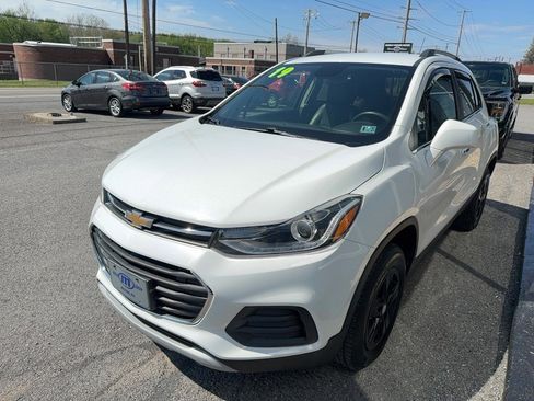 Used 2019 Chevrolet Trax LT w/ LT Convenience Package AWD/4WD image 4